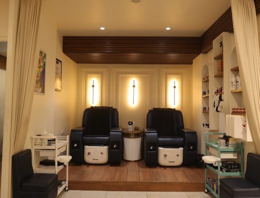 YT STUDIO UNISEX SALON – BEST/HAIR /BRIDAL MAKEUP /NAIL /EYELASH EXTENSION /SALON DEHRADUN