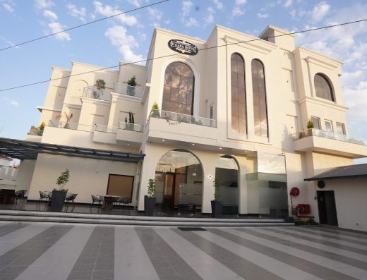 Su Casa Banquets and Hotel