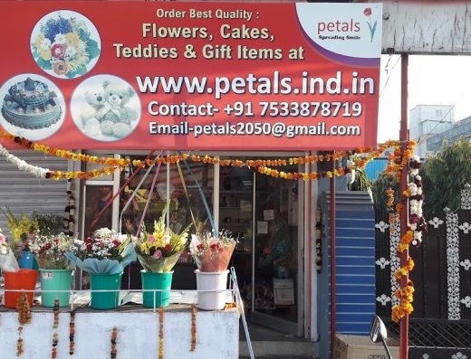 Petals Cakes & Flowers