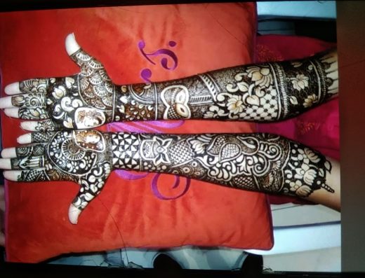 Mehndi artist nishu